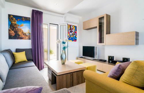 Talos Luxury Suites - Photo 8