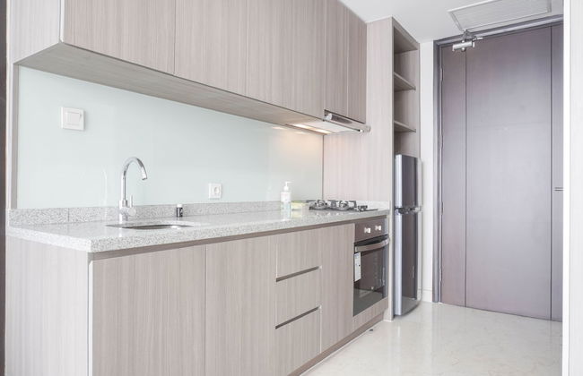 Stunning And Comfy 1Br At Ciputra World 2 Apartment - Foto 6