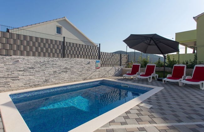 Elegant Oasis Vinisce Villa With Pool - Foto 13