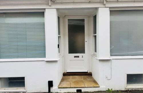 NEW Central Ryde Retreat, Melville Duplex, short walk to Beach Sleeps 6 - Foto 2