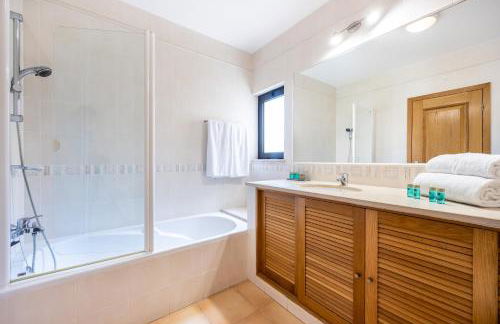 Aum Praia da Luz Resort Apartment - Foto 26