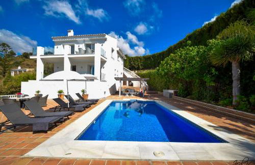 Exquisite and Modern villa near beach with Heated pool! - Foto 9