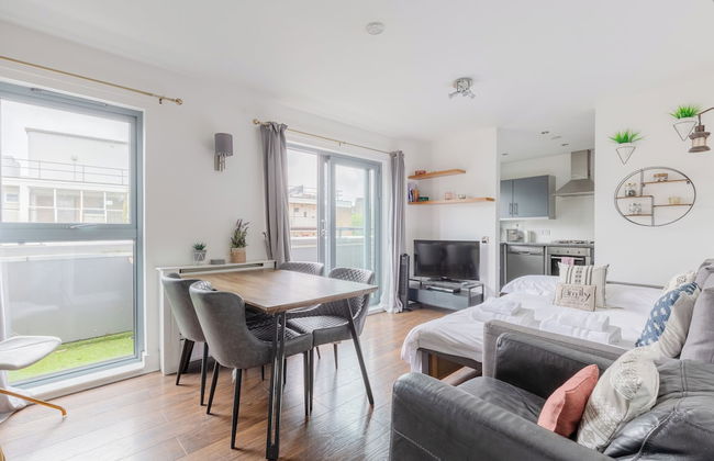 Bright 2 Bedroom Flat in Lambeth With Balcony - Foto 25