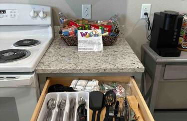 Brand New! Charming and Cozy - Foto 22