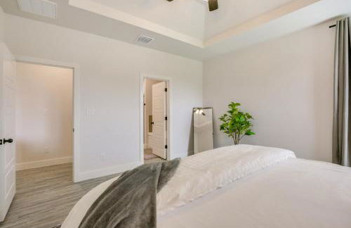 Hot Tub and Game Room Raider Resort in Lubbock - Foto 15