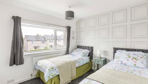 3 Bed House - Sleeps 5 - Parking - Garden - Wifi - Foto 5