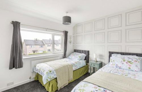 3 Bed House - Sleeps 5 - Parking - Garden - Wifi - Foto 5