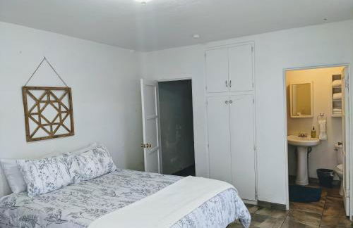 Centrally Located 2 Master Bedrooms to Explore all San Diego has to Offer - Foto 10