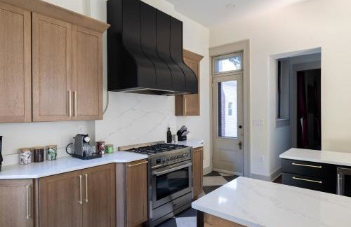 Blushing Pink Manor! Off Frankfort Ave! 8 BR! - Foto 31