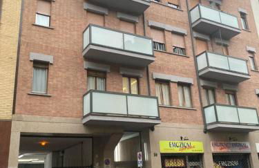 TURIN CENTER whit PRIVATE PARKING - Foto 2