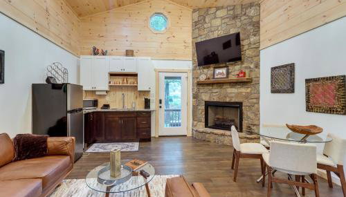 Blue Ridge Mountainside Cottage with Fire Pit! - Foto 3