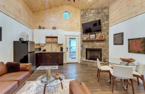 Blue Ridge Mountainside Cottage with Fire Pit! - Foto 3