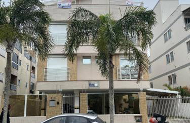 Apartamento Ingleses 400 metros da praia - Foto 12