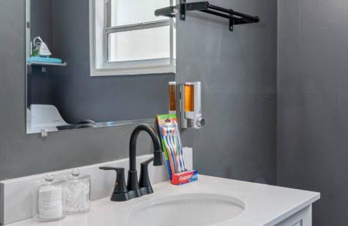 Wonderful 3 Bed 2 Bath House in Heart of YBOR City - Photo 25