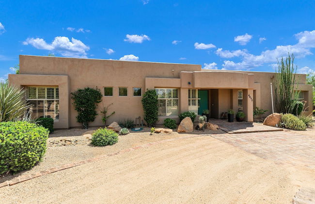 Restorative Oasis Ranch w Pool Spa - Photo 31