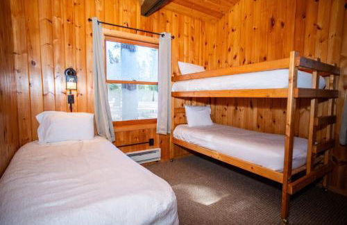 Traditional Cabin - Family Headquarter - 2 Bed Cabin - Fast Wi-Fi CB09 - Foto 10