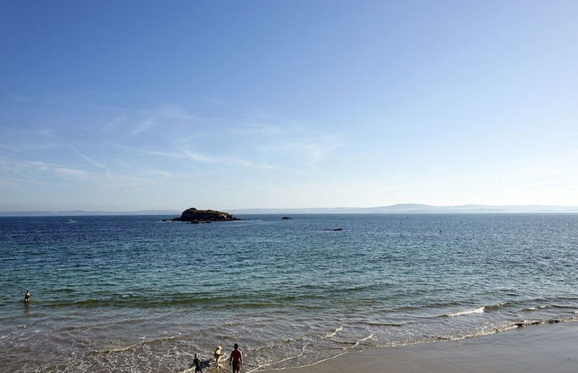 Seafront Apartment Near a Beach - Foto 19