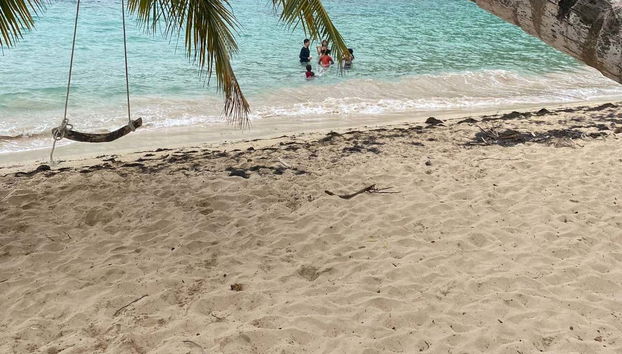 Excursión a las playas Onda y Ermitaño - Foto 2, Un columpio junto a la playa