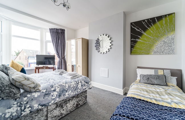 2br-sleeps5-privategarden-freeparking-pets - Foto 2