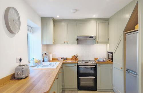 Hearnesbrook Barn , Emsworth - Photo 15