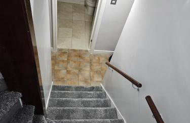 Lister Park Bradford 2bed Detached Cottage House Parking Cinema Screen Games Room - Foto 27