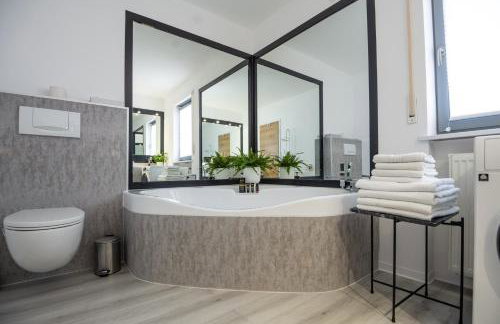 CASA8070 - Exklusive große Maisonette-Wohnung 91 qm für Familien, Gruppen, Geschäftsreisende, inklusive Parkplatz, WLAN, Kaffee und Tee, voll ausgestattet für 1 bis 9 Personen, zentrumsnah an der Autobahn A9 Ingolstadt-Süd - Photo 15