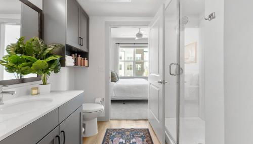 Elevated Contemporary 2BR 2BA with Balcony - Foto 4, Other