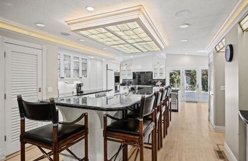 Hobbs Mill Ski Lodge Theater Games Dogs OK - Photo 13