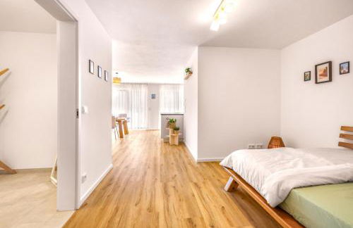 Stilvoll - Heimkino, Kochinsel, Parkplatz, Neubau & Mehr - Foto 15