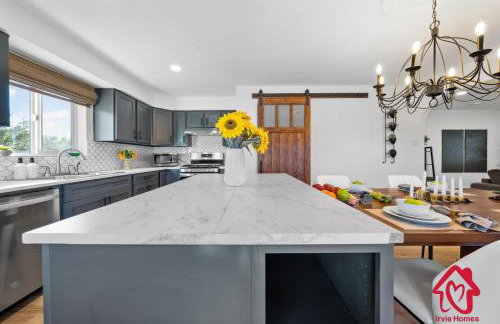 ValleyVibe: Modern Comfort in North Valley - an Irvie Home - Foto 11