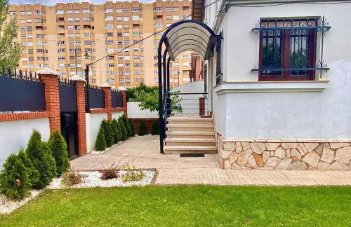 Housing León Casa con Jardín - Foto 17