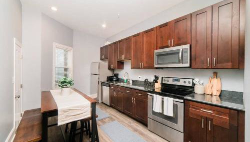 Walkable and Spacious Apt - Parking -- GroupStay - Foto 3, stove, dishwasher, pet friendly, toaster
