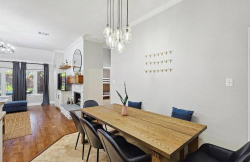 5BD 2BA w Backyard Oasis Pool Jacuzzi Firepit - Foto 10