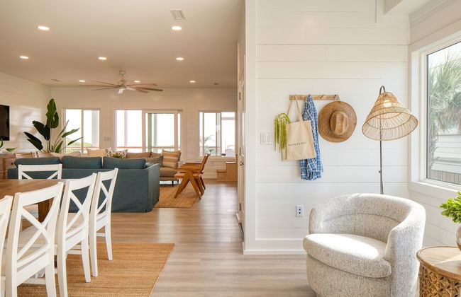 Ocean's Eye by Avantstay Beach Front Home w/ Roof Top, Pool & Putting Green! - Foto 15