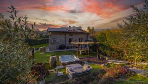 k10 Luxury House, Pool, Jacuzzi, Gym, Sauna, Private garden - Foto 4, Garden