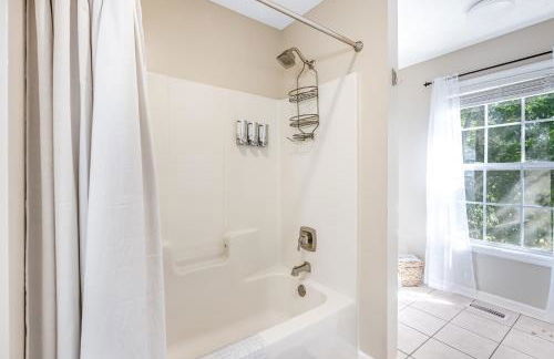 Seasonal Pool Access and Patio Auburn Getaway! - Foto 16