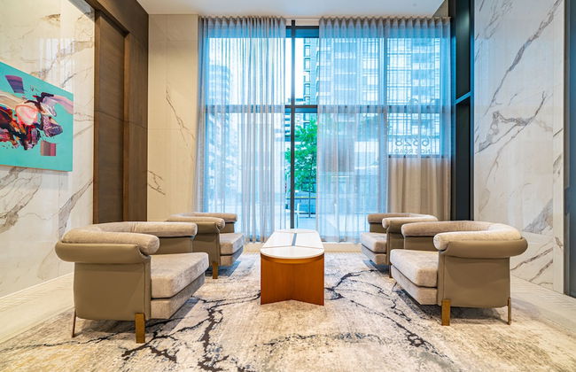 Charming Oasis Close to Airport & Downtown - Photo 35