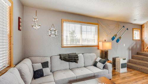 Less Than 1 Mi to Lake Almanor Home with Furnished Decks! - Foto 3