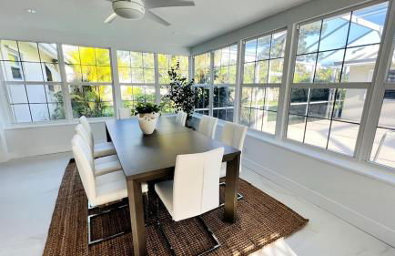 Remodeled Palm Haven Escape, Movie Room, Backyard - Foto 20