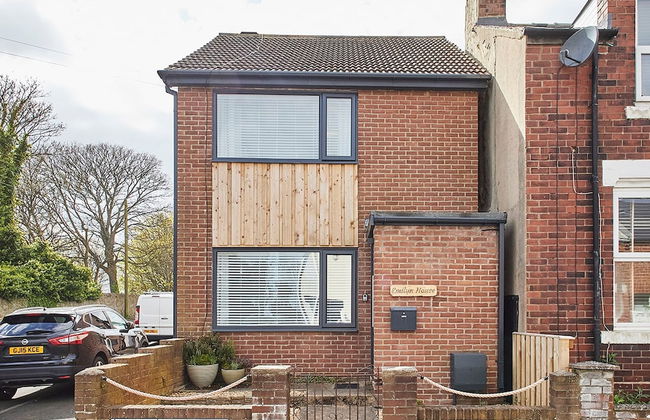 Host Stay Emilyn House - Photo 21