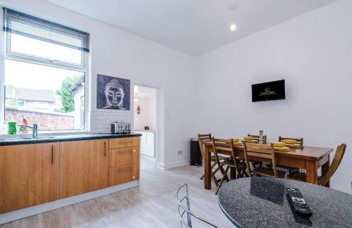 4BDR House By Eason Stays Short Lets Chorley - Foto 4