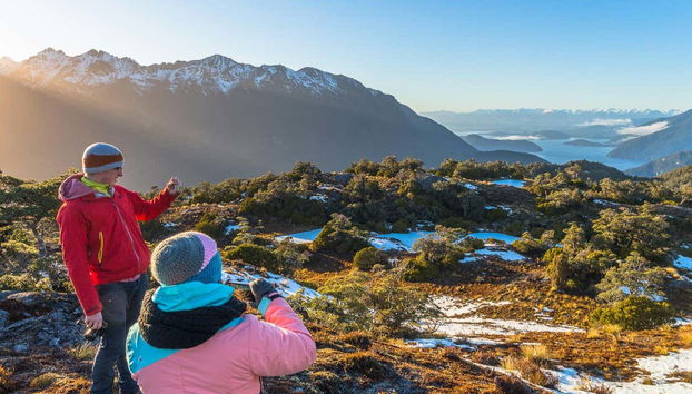 Contemplez les paysages depuis le sommet des montagnes