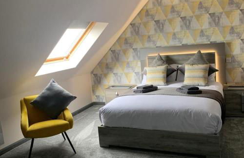 Sunset Studio Apartments - Photo 1