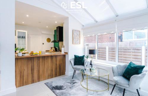 Open Plan - 3 Bedroom House - Garden and Outdoor Seating - Driveway Parking - Short Drive to City Centre - Foto 32