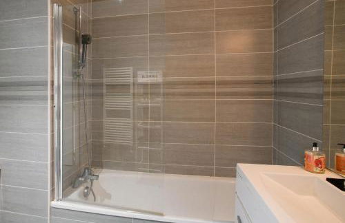 T2 lumineux avec balcon - 4 pers, métro et PartDieu - Foto 7