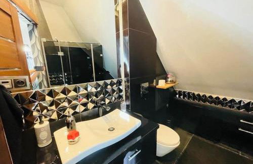 Chata pod strzechą w Beskidach - Foto 40