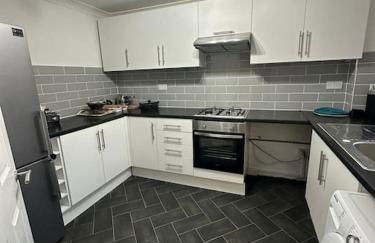 Spacious 2-bed Apartment in Hornchurch - Foto 19