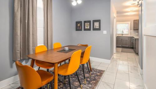 Prime Walnut Hills, 5min to UC, Lux King Beds, Sleep 6ppl, Smart TVs - Foto 3