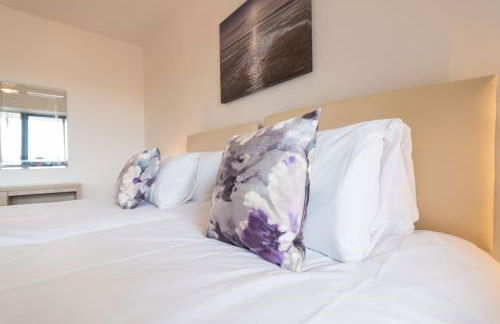 The Quadrant Apartments - Free Parking - Near M4 J16 - By Hamilton Grace - Foto 43