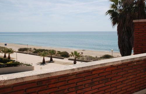 Casa unifamiliar en primera linea de mar - Foto 4